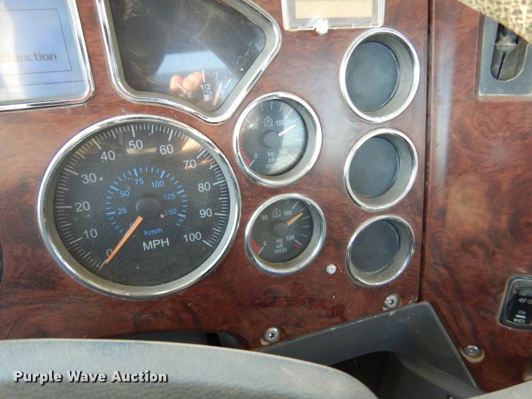 image for item JT9500 2008 Mack CHU600  semi truck