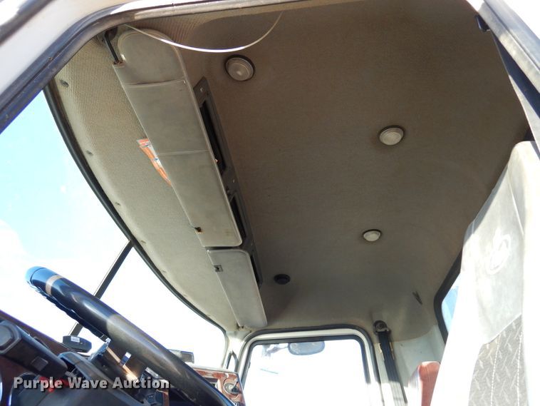 image for item JT9500 2008 Mack CHU600  semi truck