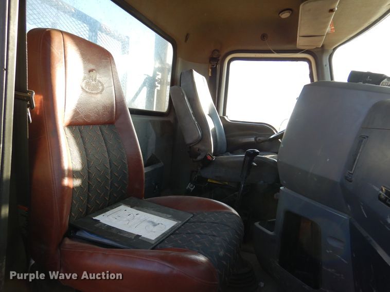 image for item JT9500 2008 Mack CHU600  semi truck