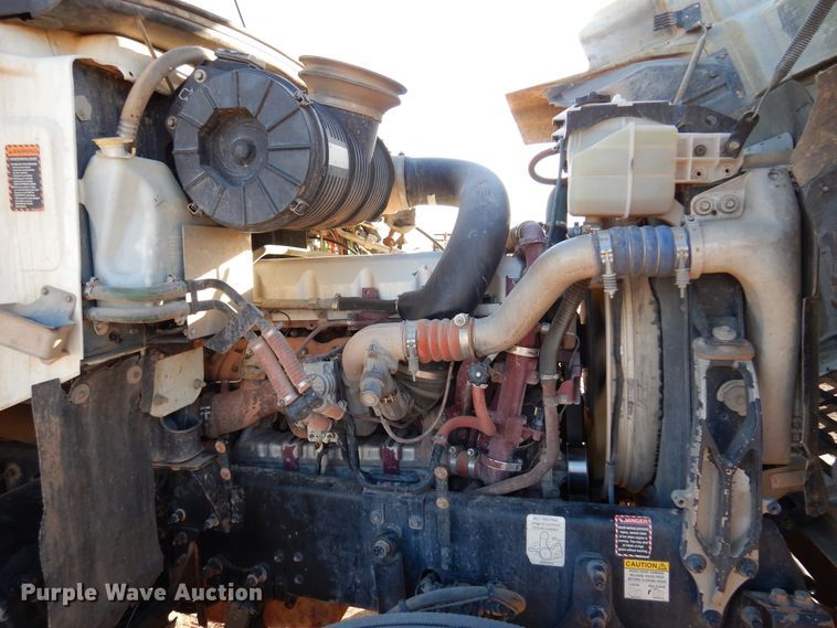 image for item JT9500 2008 Mack CHU600  semi truck