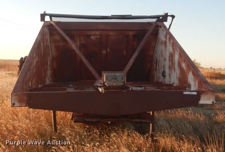 image for item KO9746 1981 Ranco bottom dump trailer