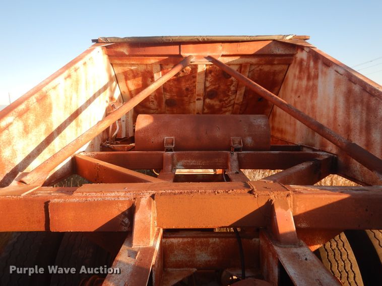 image for item KO9746 1981 Ranco bottom dump trailer