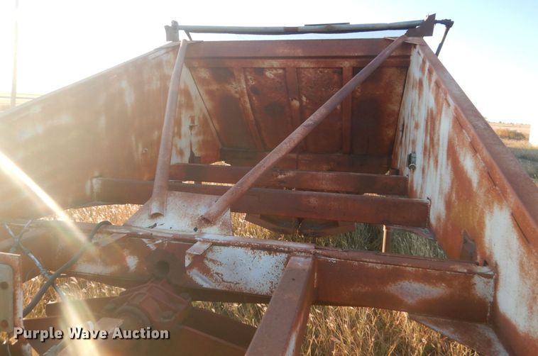 image for item KO9746 1981 Ranco bottom dump trailer