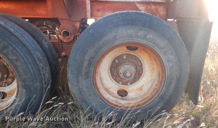 image for item KO9746 1981 Ranco bottom dump trailer