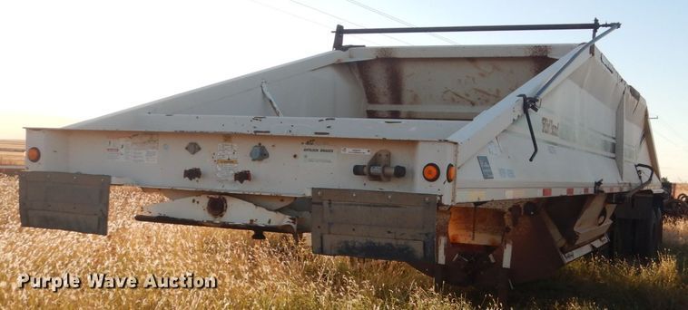 image for item KO9747 1999 Midland MG4OCLAM  bottom dump trailer