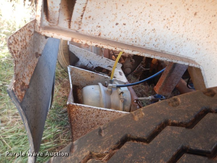 image for item KO9747 1999 Midland MG4OCLAM  bottom dump trailer