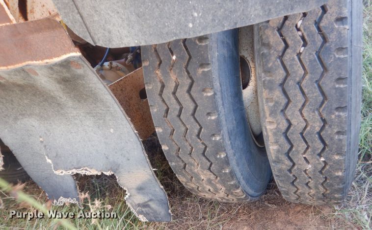 image for item KO9747 1999 Midland MG4OCLAM  bottom dump trailer