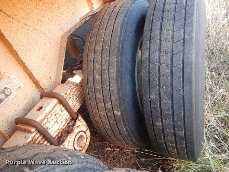 image for item KO9747 1999 Midland MG4OCLAM  bottom dump trailer