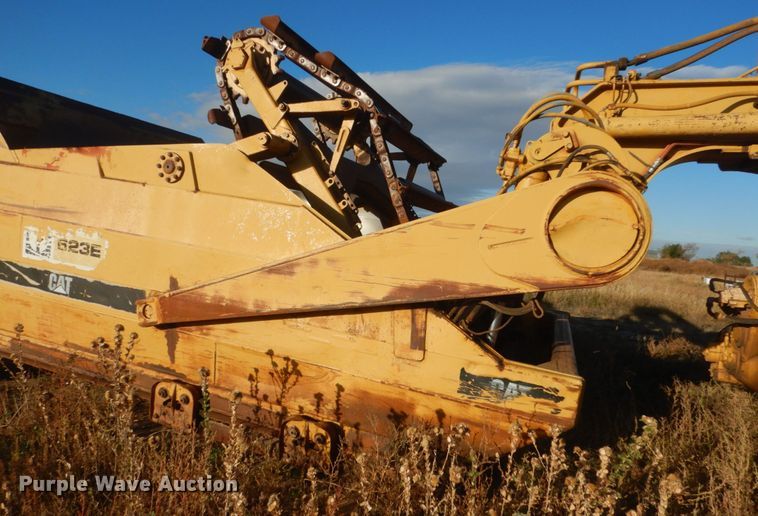 image for item KO9749 1989 Caterpillar 623E  elevating scraper