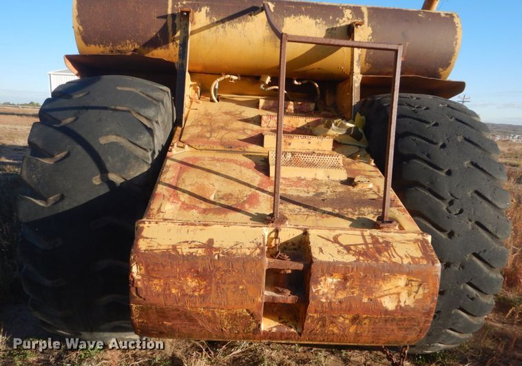 image for item KO9749 1989 Caterpillar 623E  elevating scraper