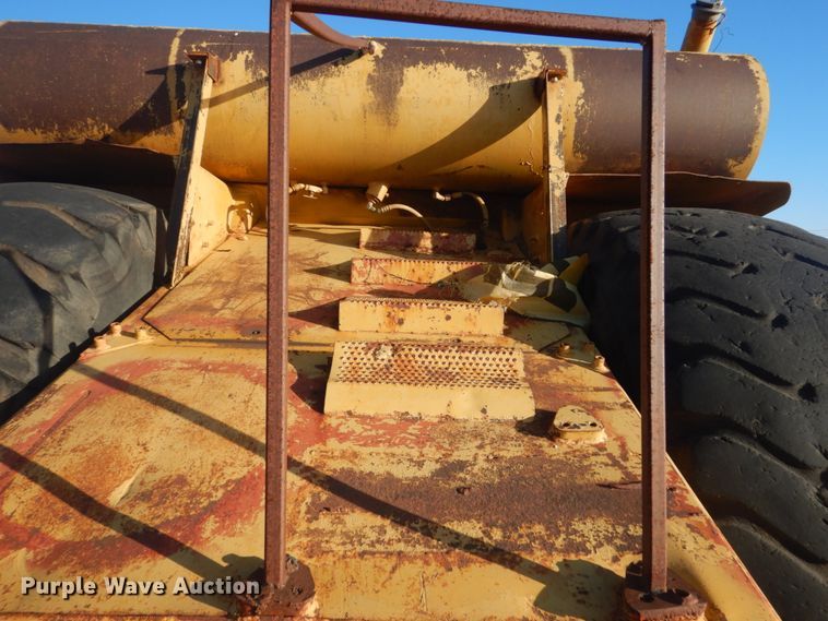 image for item KO9749 1989 Caterpillar 623E  elevating scraper