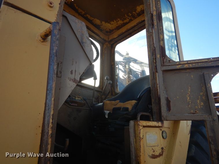 image for item KO9749 1989 Caterpillar 623E  elevating scraper