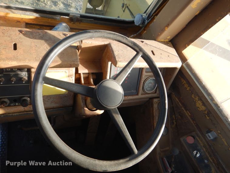 image for item KO9749 1989 Caterpillar 623E  elevating scraper