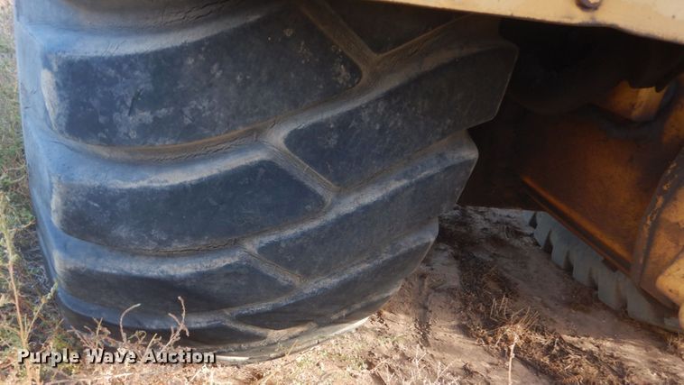 image for item KO9749 1989 Caterpillar 623E  elevating scraper