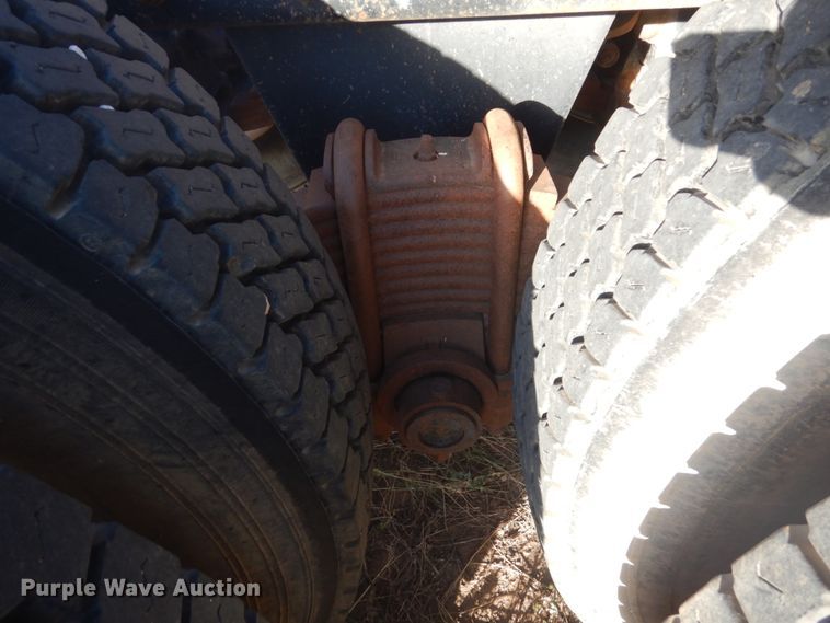 image for item KO9750 1993 Mack RD690S  semi truck