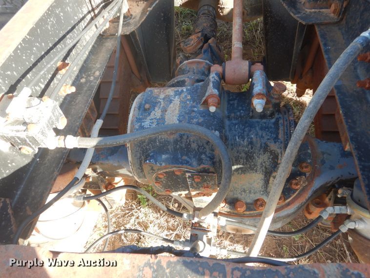 image for item KO9750 1993 Mack RD690S  semi truck