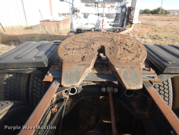 image for item KO9750 1993 Mack RD690S  semi truck