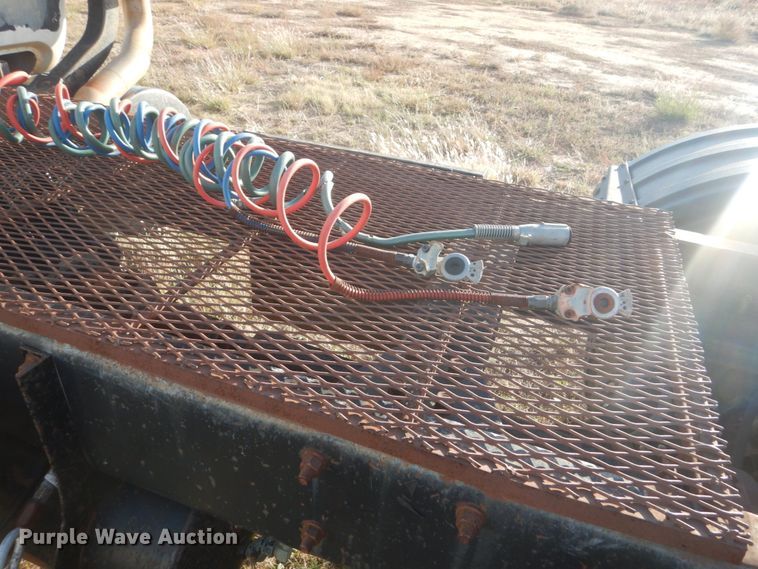 image for item KO9750 1993 Mack RD690S  semi truck