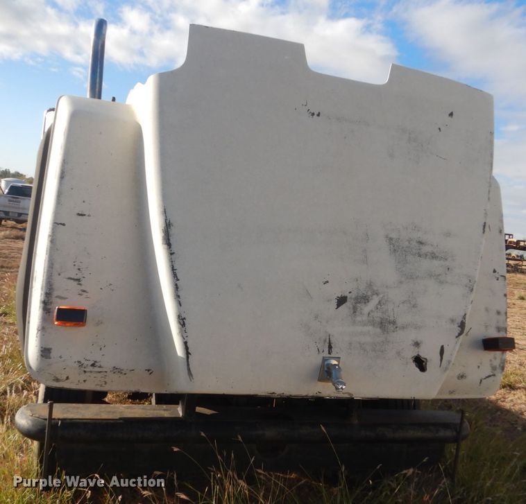 image for item KO9750 1993 Mack RD690S  semi truck