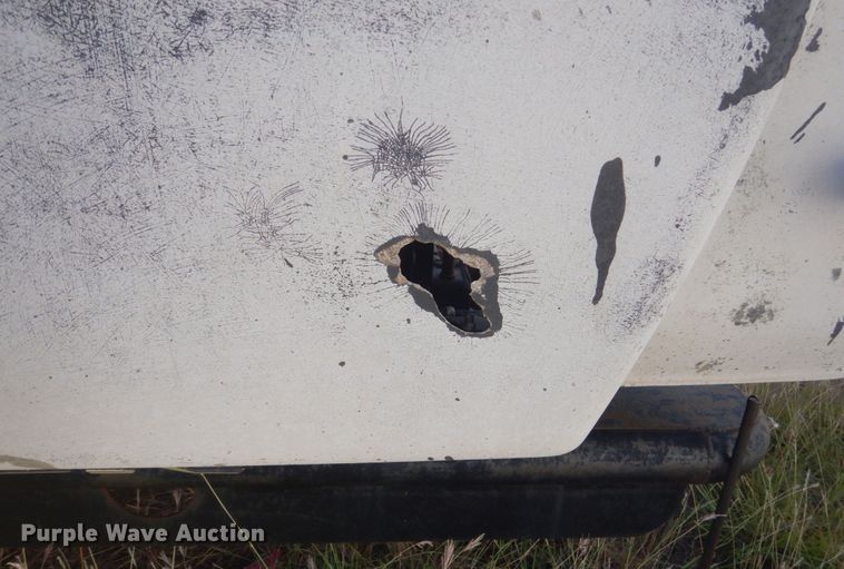 image for item KO9750 1993 Mack RD690S  semi truck