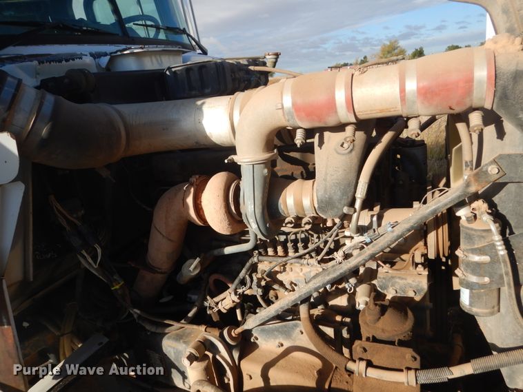 image for item KO9750 1993 Mack RD690S  semi truck