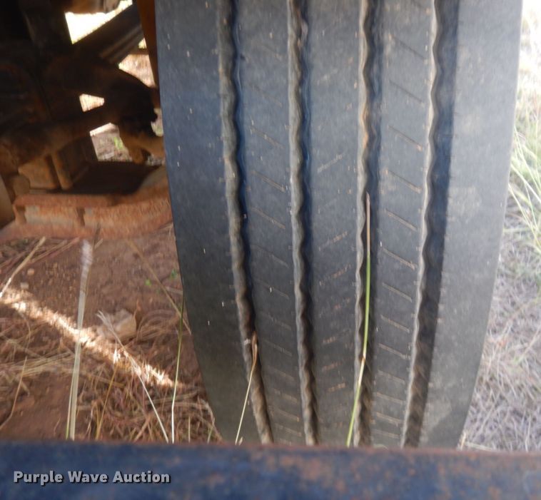 image for item KO9750 1993 Mack RD690S  semi truck