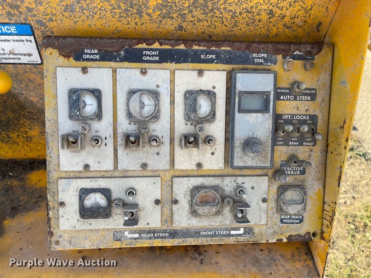 image for item DC8818 Gomaco GT6300  slip form paver