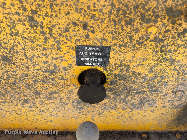 image for item DC8818 Gomaco GT6300  slip form paver