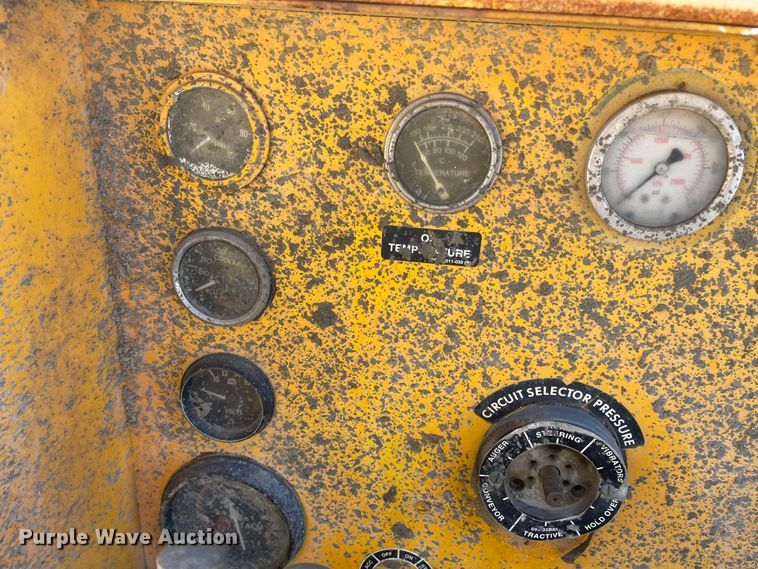 image for item DC8818 Gomaco GT6300  slip form paver