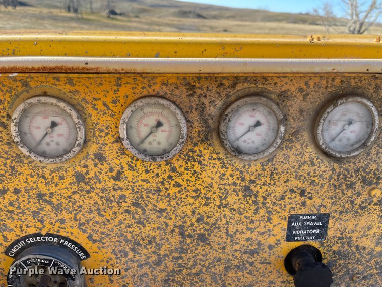 image for item DC8818 Gomaco GT6300  slip form paver