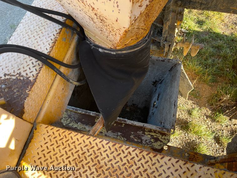 image for item DC8818 Gomaco GT6300  slip form paver