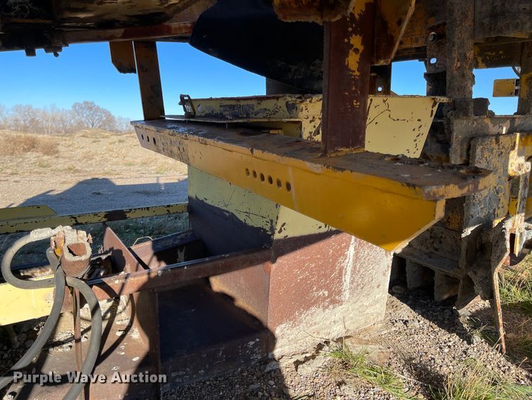 image for item DC8818 Gomaco GT6300  slip form paver