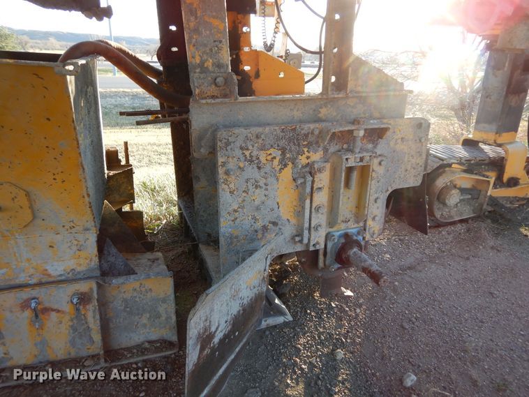 image for item DK3339 Gomaco GT6300  slip form paver