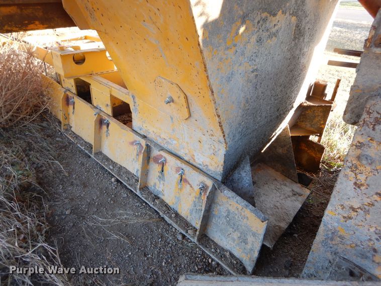 image for item DK3339 Gomaco GT6300  slip form paver