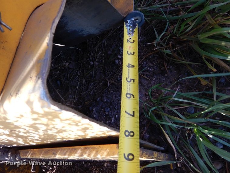 image for item DK3339 Gomaco GT6300  slip form paver