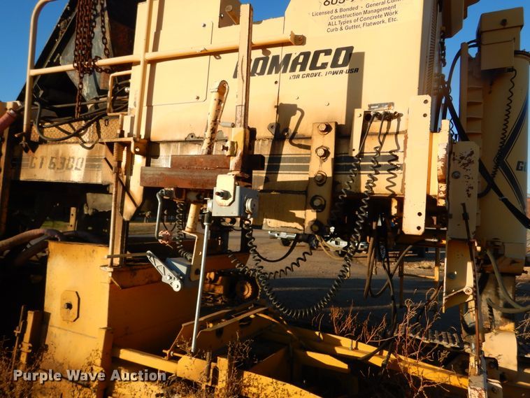 image for item DK3339 Gomaco GT6300  slip form paver