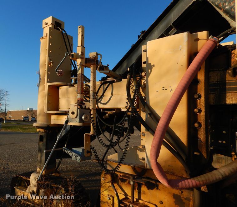 image for item DK3339 Gomaco GT6300  slip form paver