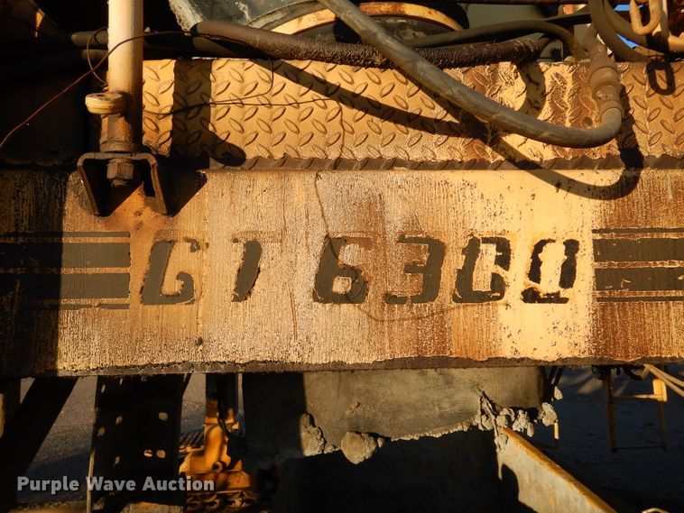 image for item DK3339 Gomaco GT6300  slip form paver