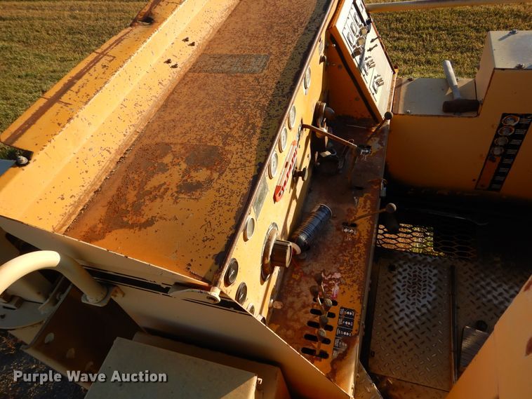 image for item DK3339 Gomaco GT6300  slip form paver