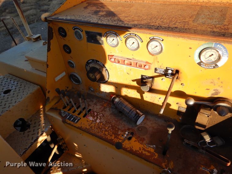 image for item DK3339 Gomaco GT6300  slip form paver