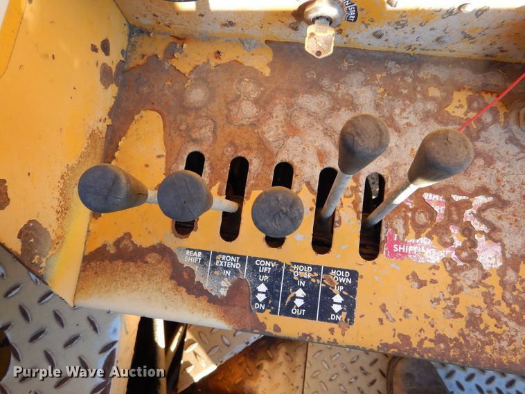 image for item DK3339 Gomaco GT6300  slip form paver