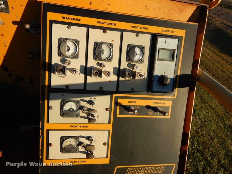 image for item DK3339 Gomaco GT6300  slip form paver