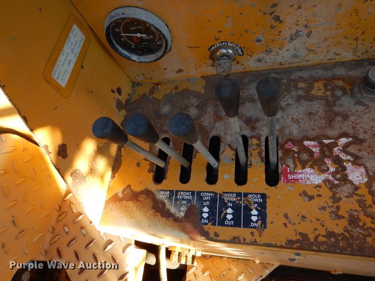 image for item DK3339 Gomaco GT6300  slip form paver