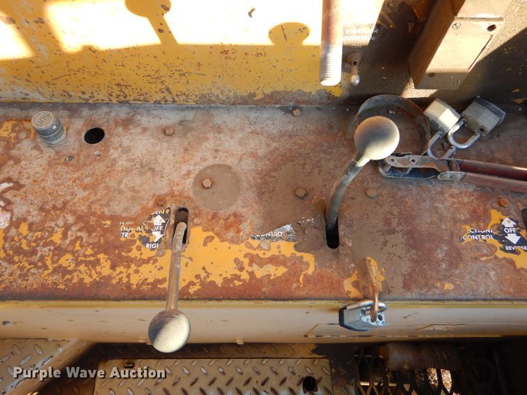 image for item DK3339 Gomaco GT6300  slip form paver