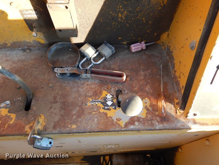 image for item DK3339 Gomaco GT6300  slip form paver