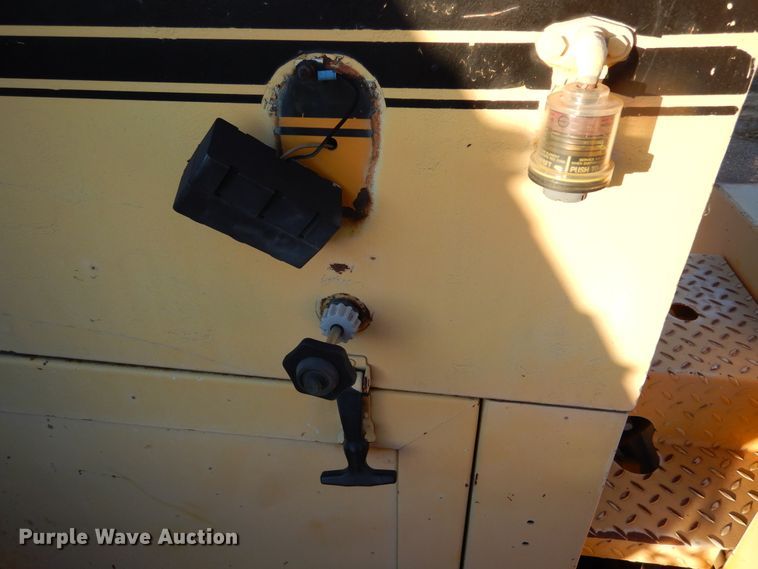 image for item DK3339 Gomaco GT6300  slip form paver