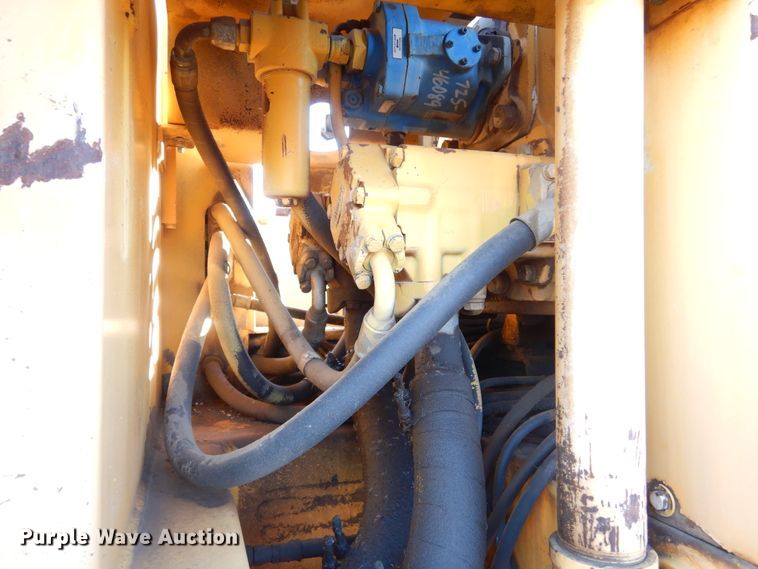 image for item DK3339 Gomaco GT6300  slip form paver