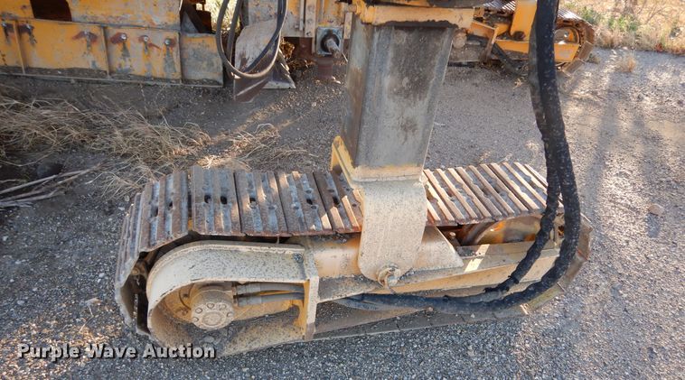 image for item DK3339 Gomaco GT6300  slip form paver