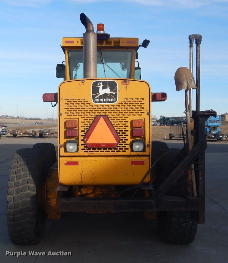 image for item DK3363 1991 John Deere 770BH  motor grader