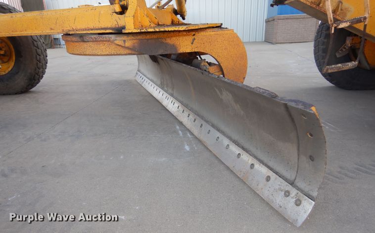 image for item DK3363 1991 John Deere 770BH  motor grader